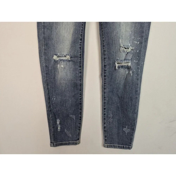 Judy Blue Medium Wash Shredding Up My Life Relaxed Fit Distressed Jeans sz. 7/28 - Picture 7 of 13
